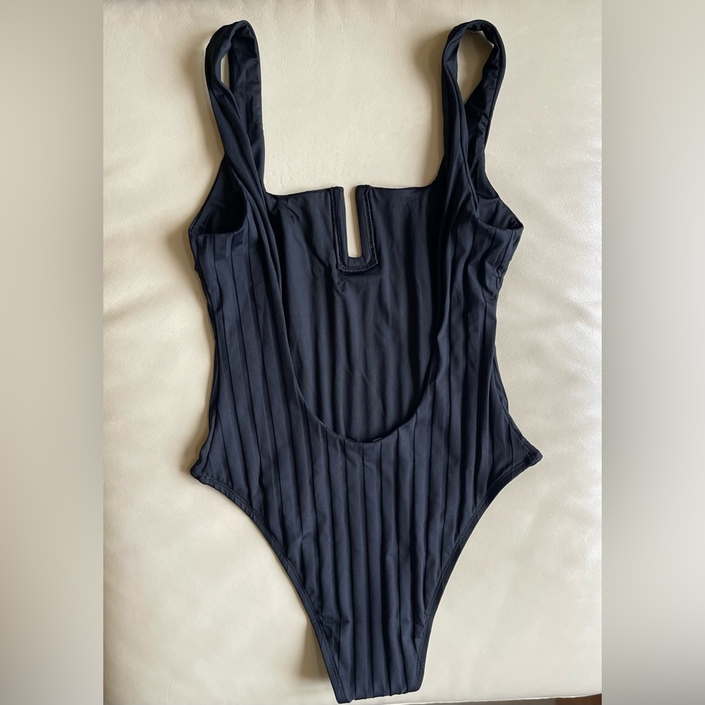Vitamin A Ursula U-Wire Rib One-Piece Swimsuit in Black Superib; Size: Small - Picture 9 of 12